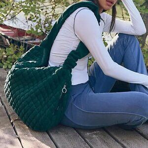 NWT Free People Pucker Up Fleece Carryall in Evergreen